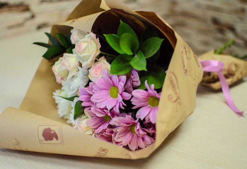 Букет цветов из: Розы и Хризантемы в Николаевской Республики Чечня