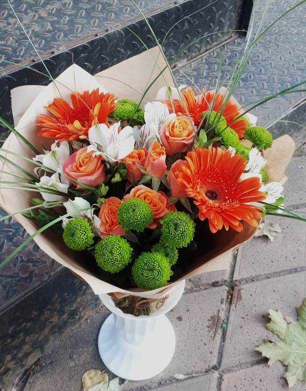 Букет цветов из: Герберы, Хризантемы, Альстромерии и Розы в Николаевской Республики Чечня