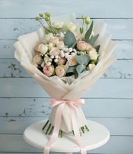 Букет цветов из:  Розы и Лизиантусы в Николаевской Республики Чечня