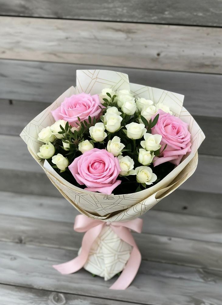 Букет цветов из: Розы в Николаевской Республики Чечня