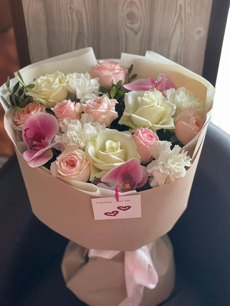 Букет цветов из: Орхидеи, Розы и Гвоздики в Николаевской Республики Чечня