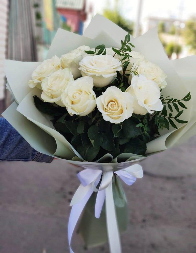 Букет Белые розы Проуд в Николаевской Республики Чечня