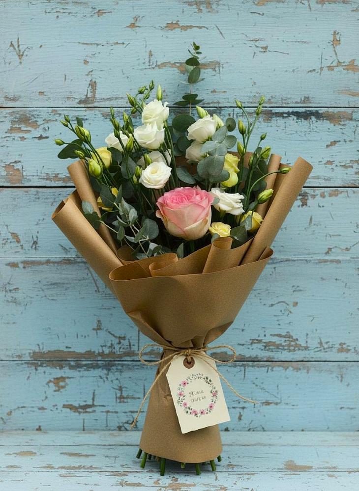 Букет цветов из: Розы и Лизиантусы в Николаевской Республики Чечня