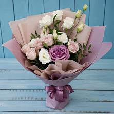 Букет цветов из:  Розы и Лизиантусы в Николаевской Республики Чечня