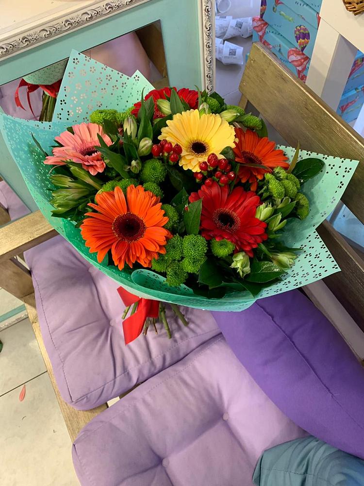 Букет цветов из: Герберы, Хризантемы и Альстромерии в Николаевской Республики Чечня