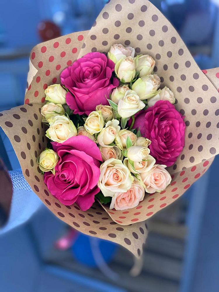 Букет цветов из: Розы в Николаевской Республики Чечня