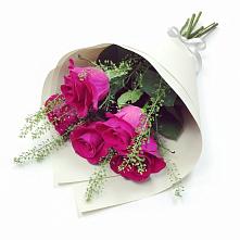 Букет цветов из:  Розы в Николаевской Республики Чечня