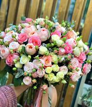Букет цветов из:  Розы #REPLACE_PRED# Николаевской Республики Чечня