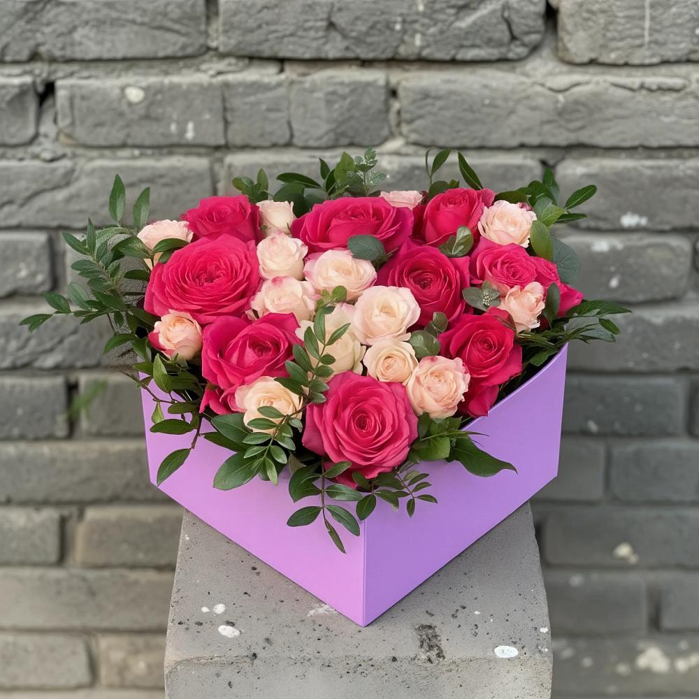 Цветочная композиция из Розы в коробке в Николаевской Республики Чечня