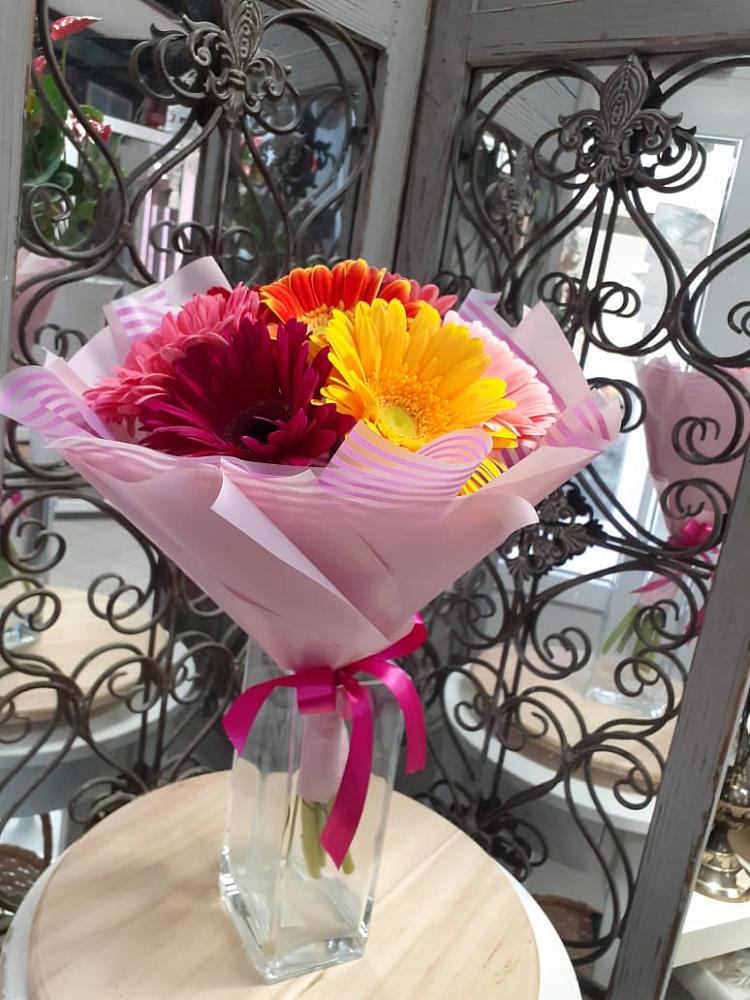 Букет цветов из: Герберы в Николаевской Республики Чечня