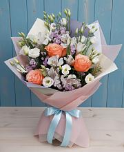 Букет цветов из:  Лизиантусы, Розы, Альстромерии и Гипсофила в Николаевской Республики Чечня