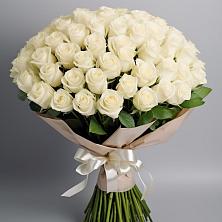 Букет 101 беля роза Белоснежка в Николаевской Республики Чечня