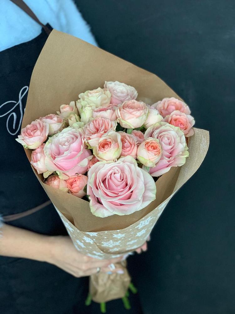 Букет цветов из: Хризантемы и Розы в Николаевской Республики Чечня