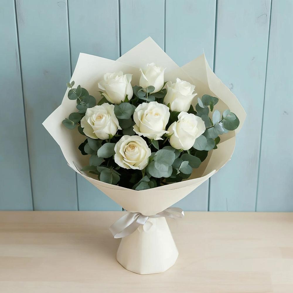 Букет Белые розы в Эвкалипте в Николаевской Республики Чечня