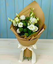 Букет цветов из:  Хризантемы и Лизиантусы в Николаевской Республики Чечня