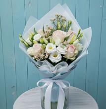 Букет цветов из:  Розы и Лизиантусы в Николаевской Республики Чечня