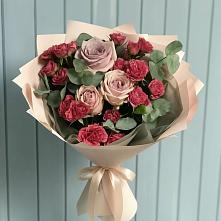 Букет цветов из:  Гвоздики и Розы в Николаевской Республики Чечня