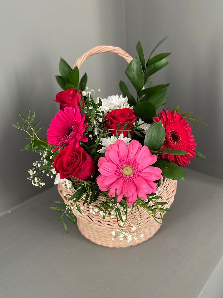 Цветочная композиция из Розы, Хризантемы и Герберы в корзине в Николаевской Республики Чечня