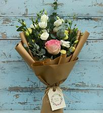 Букет цветов из:  Розы и Лизиантусы в Николаевской Республики Чечня