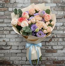 Букет цветов из:  Розы, Лизиантусы и Гвоздики в Николаевской Республики Чечня