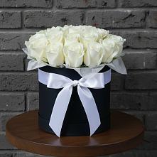 Цветочная композиция из Розы в шляпной коробке в Николаевской Республики Чечня