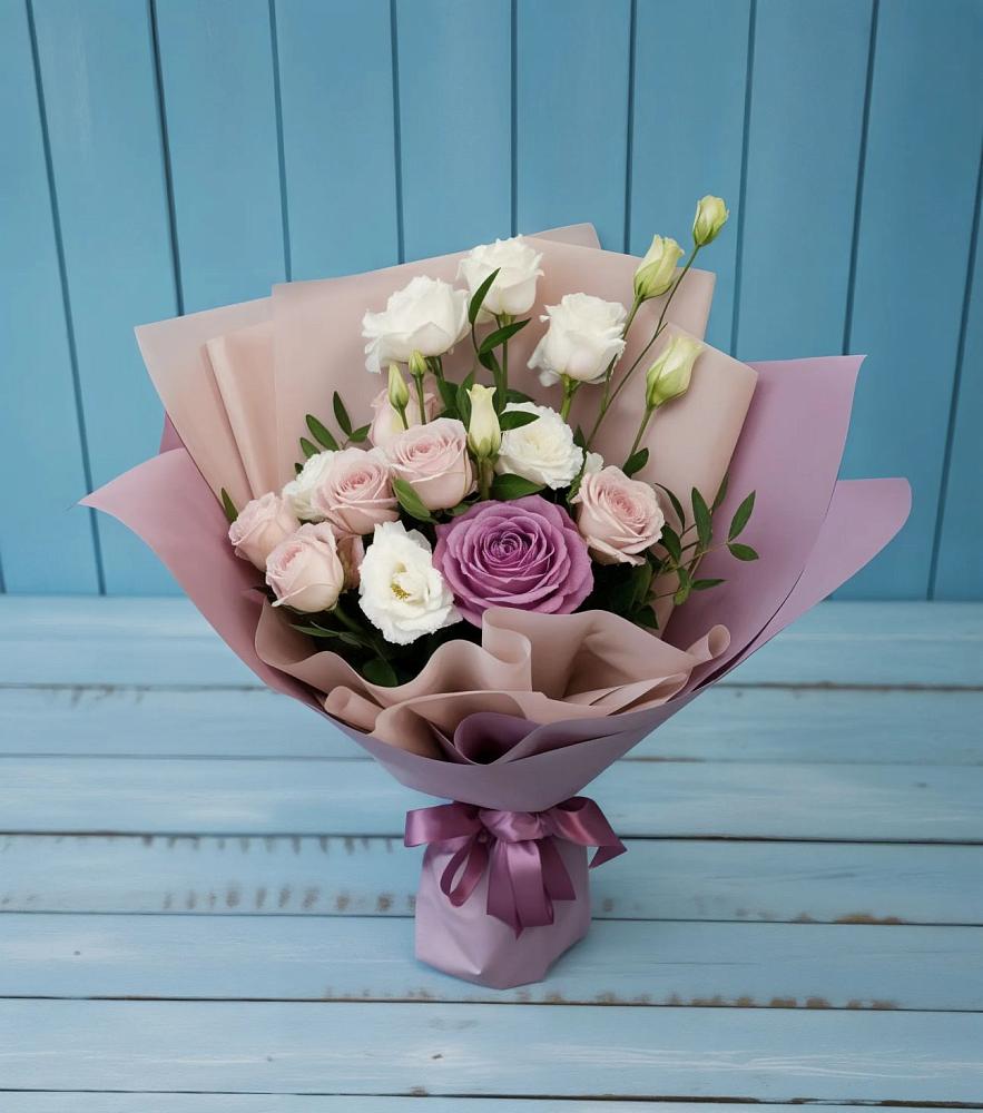 Букет цветов из: Розы и Лизиантусы в Николаевской Республики Чечня