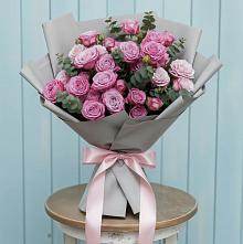 Букет цветов из:  Розы в Николаевской Республики Чечня